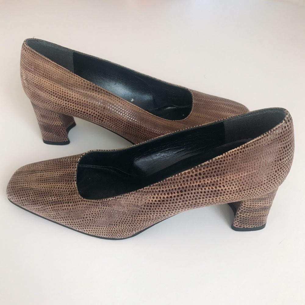 Stuart Weitzman classy block heel pumps